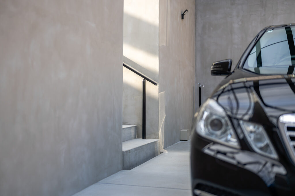 Exterior Renovation with Stonework and Plantingの画像| 風姿|自然と空間の永遠の調和|外部空間デザイン・グラン