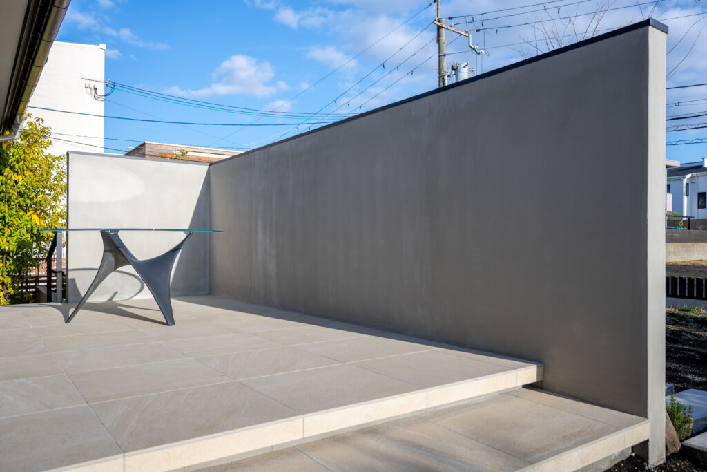 Exterior Renovation with Stonework and Plantingの画像| 風姿|自然と空間の永遠の調和|外部空間デザイン・グラン