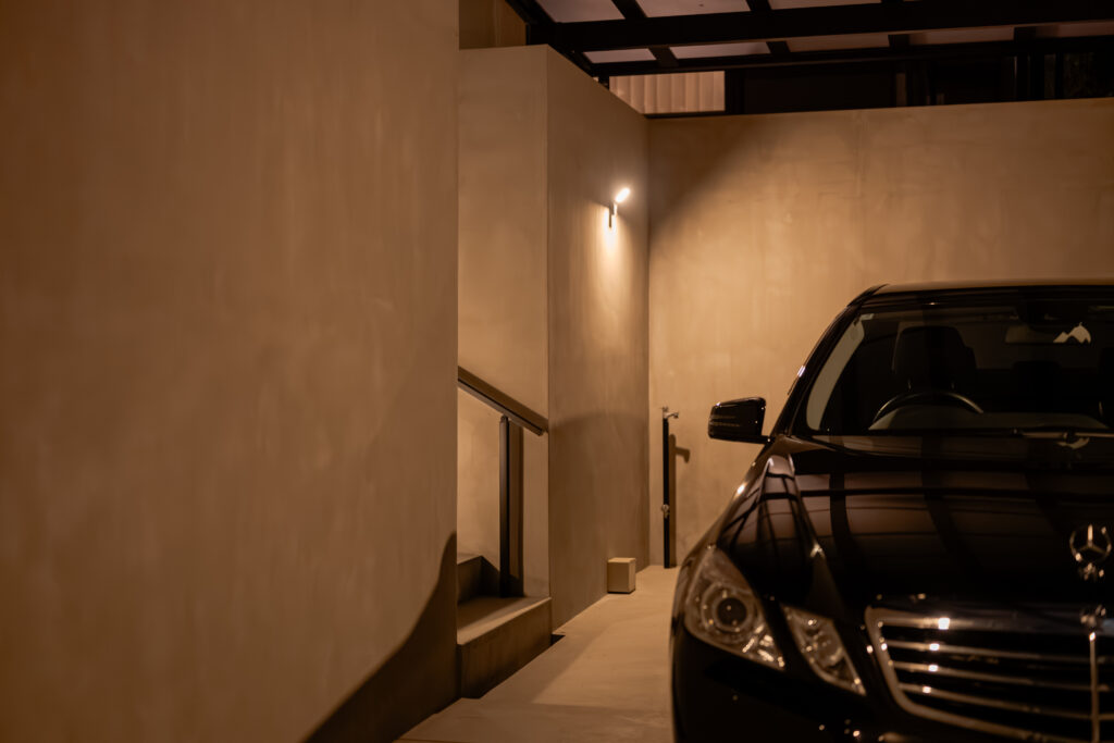 Exterior Renovation with Stonework and Plantingの画像| 風姿|自然と空間の永遠の調和|外部空間デザイン・グラン